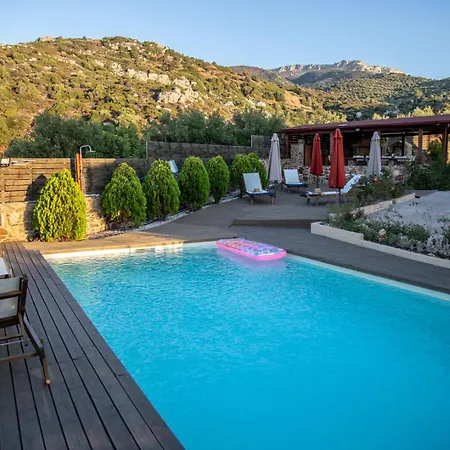Fuego Sagrado In - Crete's Poolside Retreat Apartment *